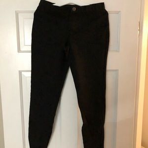 Black leggings. Size 4. Had button, work place appropriate.